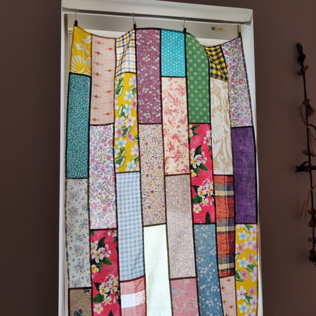 【ハンドメイド】 リネン カーテンパッチワーク 2m ♥️おまかせパッチワーク♥️細長♥️カラフルポップ♥️ランダム