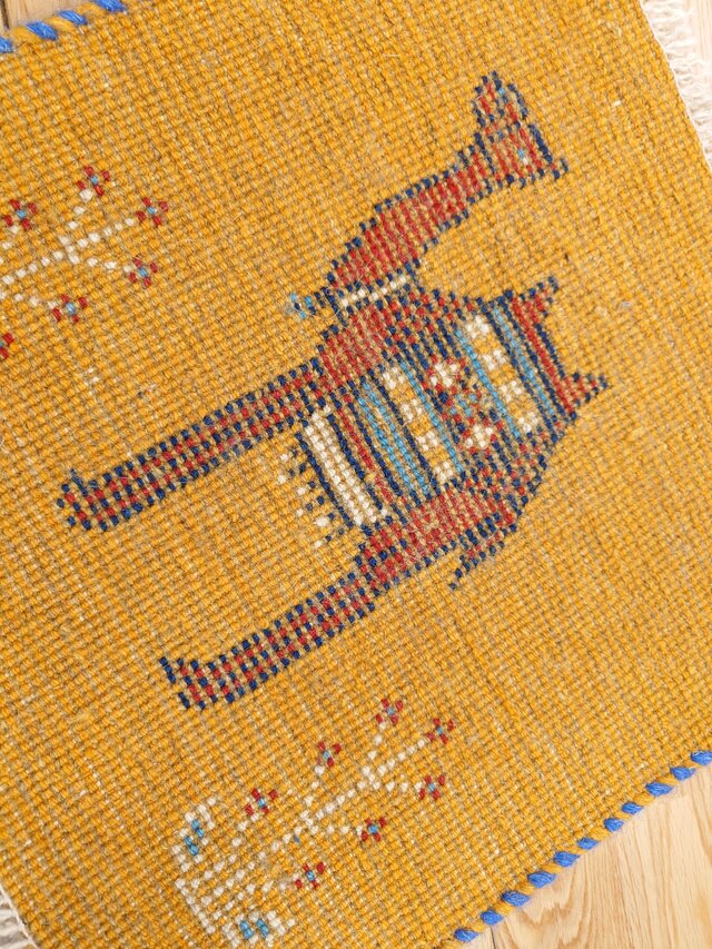 ペルシャ ギャッベ ミニマット ラグ 横39x40㎝ ラクダ 黄金色 T3928G
