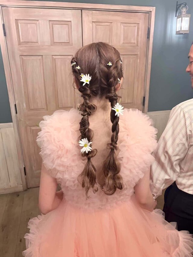 実例写真！カラードレス ピンク Vネック ノースリーブ ラッフルフリル