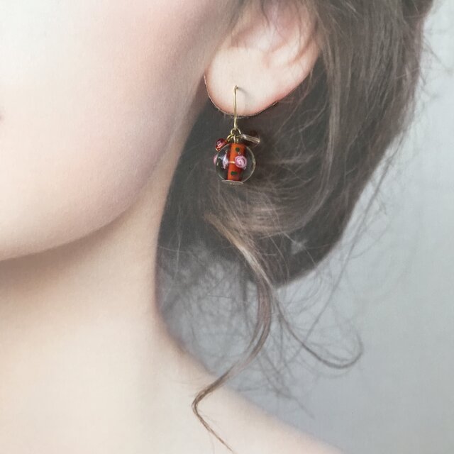 とんぼ玉 の シャボン玉 ピアス 赤 レッド クリア 透明感 しゃぼん玉 