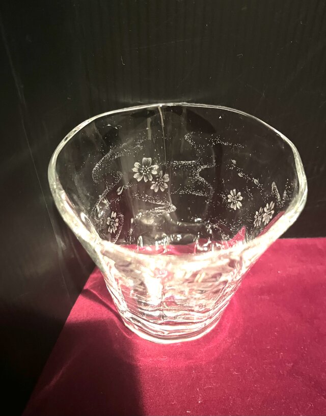桜・ゆらぎのグラス〜手彫りガラス〜 | iichi 日々の暮らしを心地よく