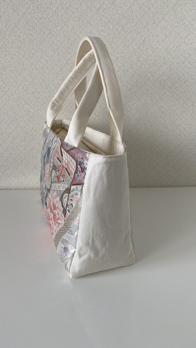 上品な帯リメイクバッグ｜華車×花文様｜和装にも洋装にも | iichi 日々