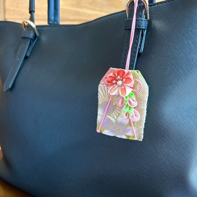 萌の桜｜桜のお守り袋（手縫い・つまみ細工・縁起物・贈り物に／元巫女