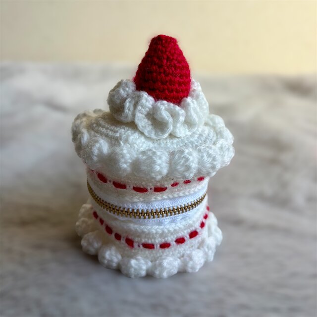 いちごのショートケーキポーチ ハンドメイド 手のひらサイズ 編み物