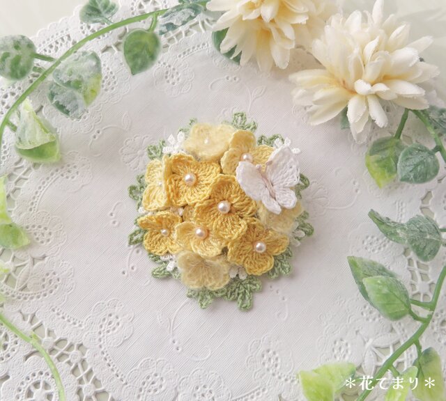 レース編み 菜の花とちょうちょのブローチ | iichi 日々の暮らしを