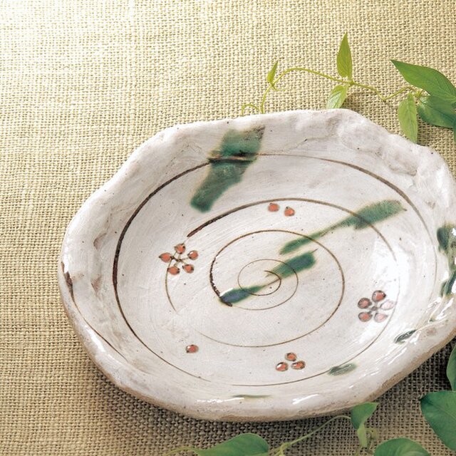 特価品】暁山窯 織部梅紋 22.5cm 盛皿 サイズ：約φ25.5cm×5cm 重量：約