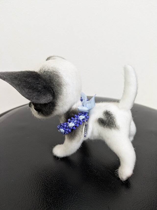 ハンドメイド* ぬいぐるみ*チワワ*白×黒 ぬいぐるみ☆チワワ☆子犬☆白×黒 | iichi 日々の暮らしを心地よくする