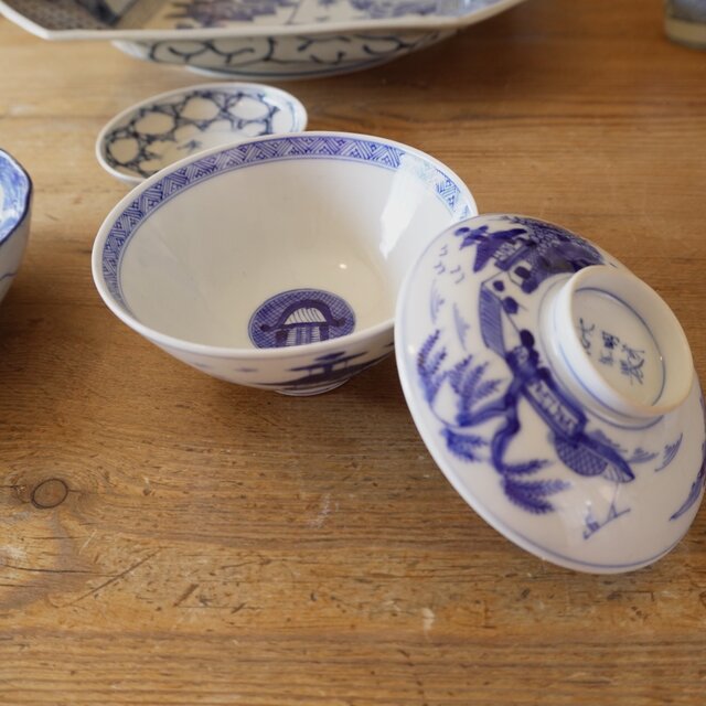 静けさを湛える、山水の輪郭染付茶碗 | iichi 日々の暮らしを心地よく