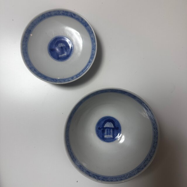 静けさを湛える、山水の輪郭染付茶碗 | iichi 日々の暮らしを心地よく