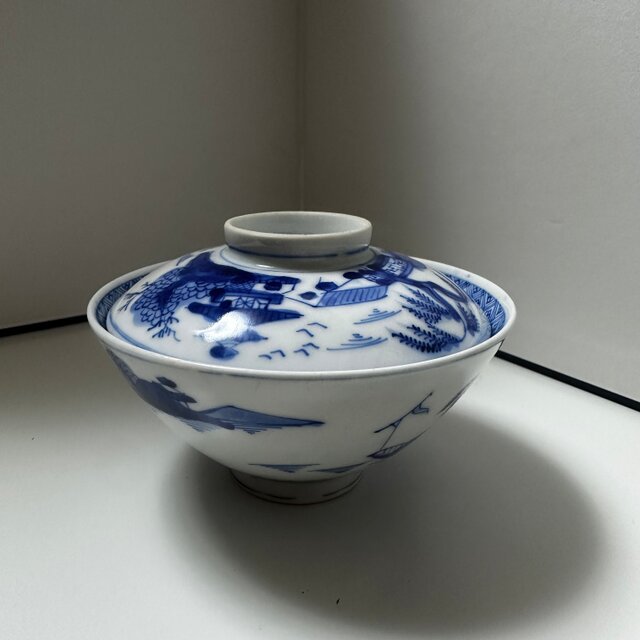 静けさを湛える、山水の輪郭染付茶碗 | iichi 日々の暮らしを心地よく