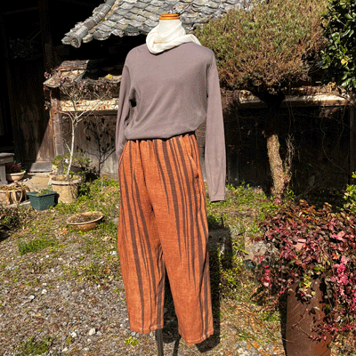 播州織柿渋染めエッグパンツ26008 | iichi 日々の暮らしを心地よくする