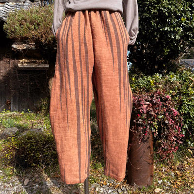 播州織柿渋染めエッグパンツ26008 | iichi 日々の暮らしを心地よくする