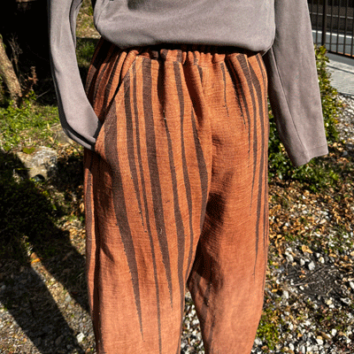 播州織柿渋染めエッグパンツ26008 | iichi 日々の暮らしを心地よくする