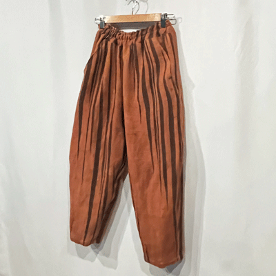 播州織柿渋染めエッグパンツ26008 | iichi 日々の暮らしを心地よくする