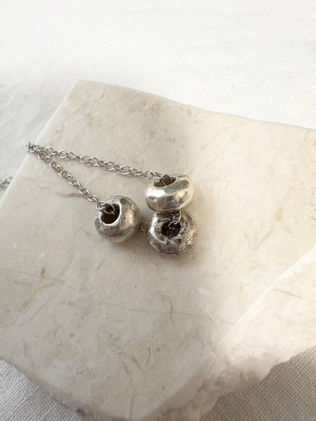 カレンシルバー3粒ネックレス｜シンプルでさりげない存在感｜50cm