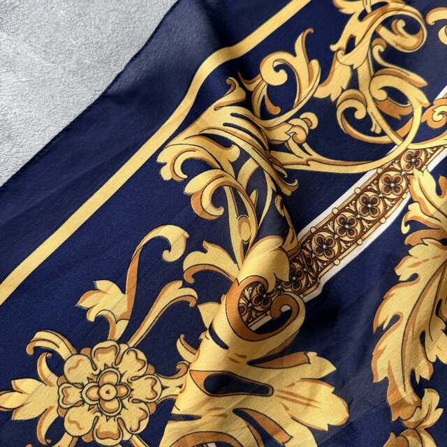 SC28-ヴィンテージスカーフ U.S.A. 1980-90' Vintage Baroque Scroll
