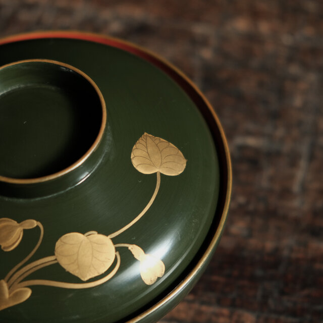 蓮の葉と垂纓 ◇緑で素敵。時代物 漆芸蒔絵蓋付椀 古漆器 骨董