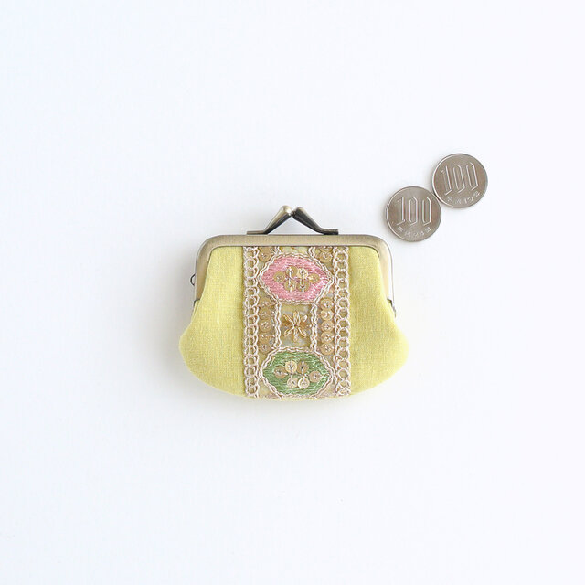 インド刺繍リボンのミニがま口 イエロー | iichi 日々の暮らしを