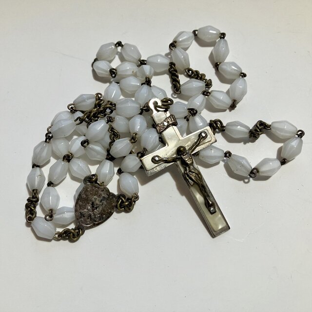 白のロザリオ 白色ガラス マザーオブパール ドイツ | iichi 日々の