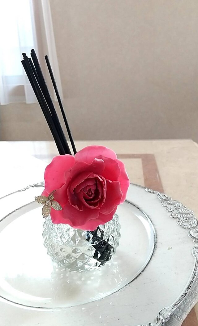 ☆粘土の花[薔薇のコサージュ・エンジ]☆ | iichi 日々の暮らしを