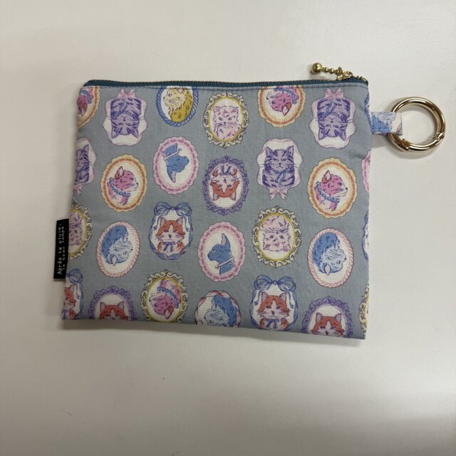 猫ちゃんポーチ カラビナ付き | iichi 日々の暮らしを心地よくする