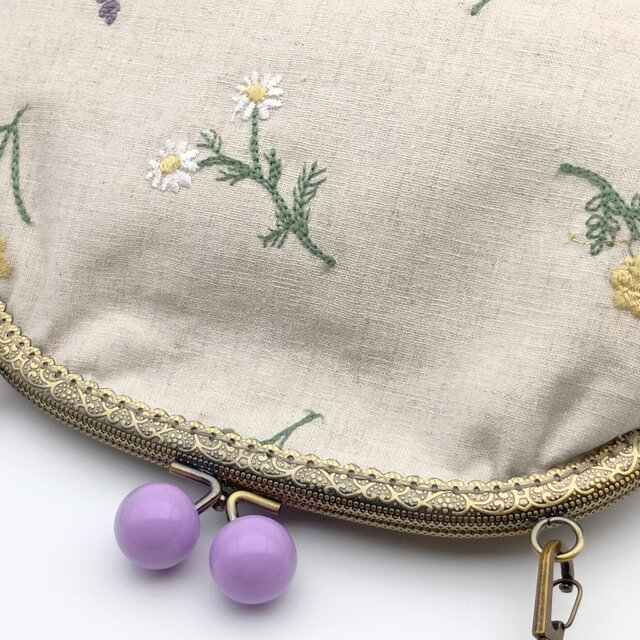 草花刺繍 がま口ショルダーバッグ ポシェット 20.5cm口金 生成 676