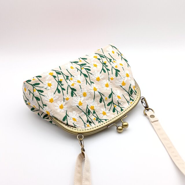 刺繍 春のがま口ショルダーバッグ ポシェット 20cm口金 デイジー 生成