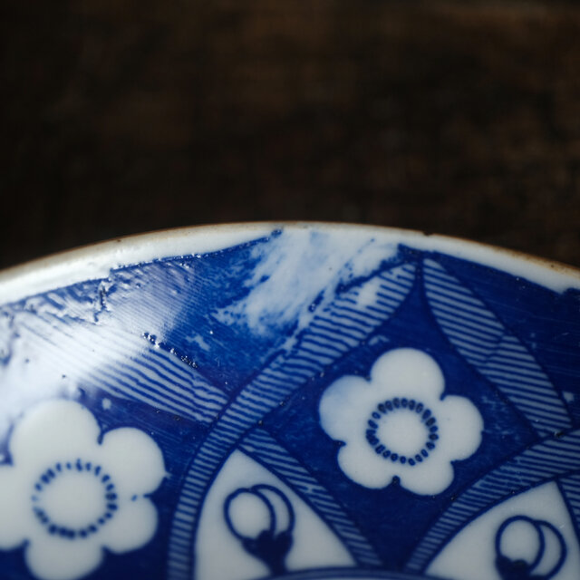 梅でオリエンタル◇時代物 梅文印判小皿 骨董・antiques 器 古民家