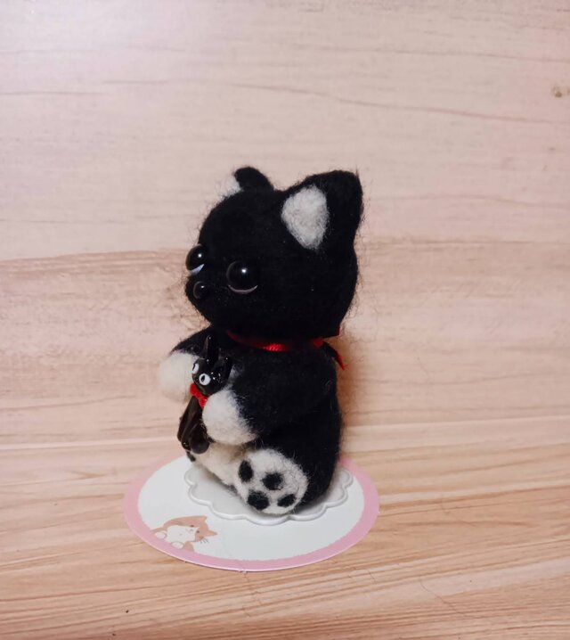 ハンドメイド 羊毛フェルト 黒猫の子猫ぬいぐるみ 小さなミニチュア猫