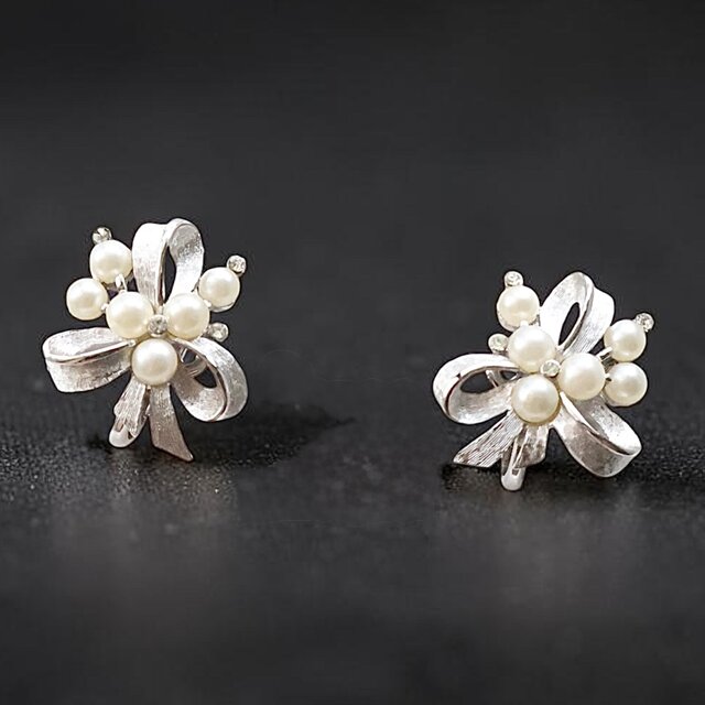 TRIFARI】1960s ヴィンテージ CROWN TRIFARI シルバーリボン×パール