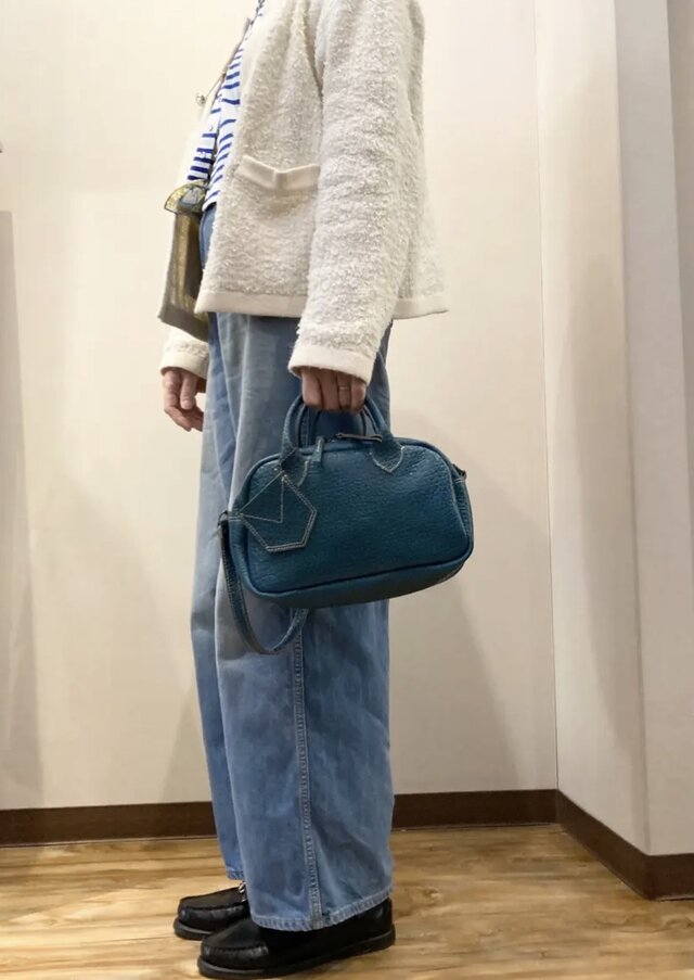 ボストン型4way バッグ(L)帆布☆ターコイズ×チャコールグレー☆ハンドメイド ターコイズブルー牛革の2wayボストンショルダーバッグ | iichi 日々の
