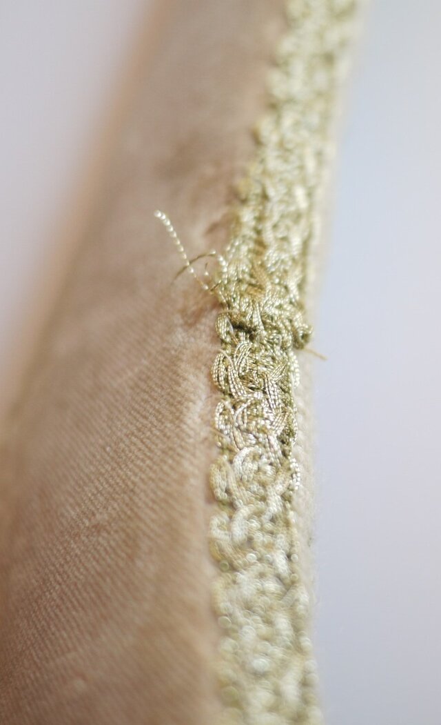 薔薇刺繍のハンガー 毛糸刺繍 ヴィンテージ ドイツ | iichi 日々の