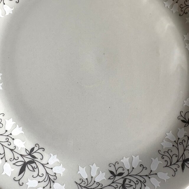 ARABIA vintage Tiuku plate アラビア グレイベージュのお皿 白い小花