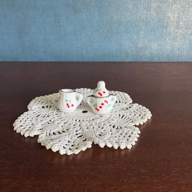 Sweden vintage miniature 陶器の小さなティーポット、クリーマー