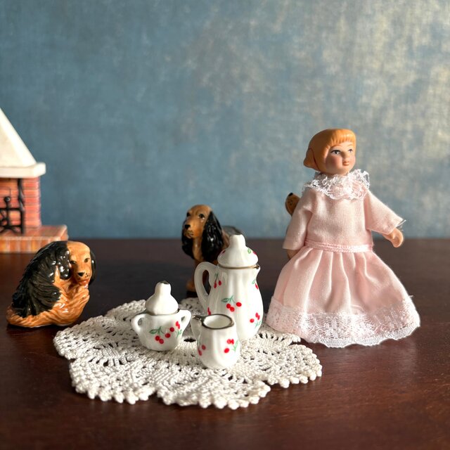 Sweden vintage miniature 陶器の小さなティーポット、クリーマー