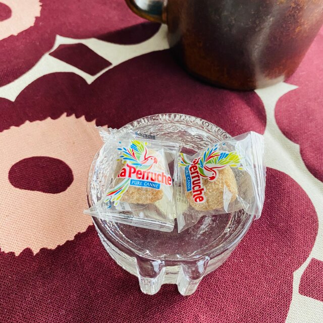 お花模様のクリスタルガラス ヴィンテージキャンドルホルダー バター