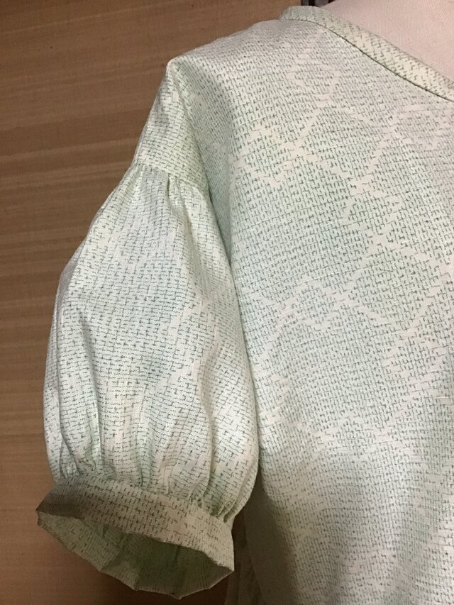 正絹大島紬淡緑のウエストギャザーワンピース | iichi 日々の暮らしを