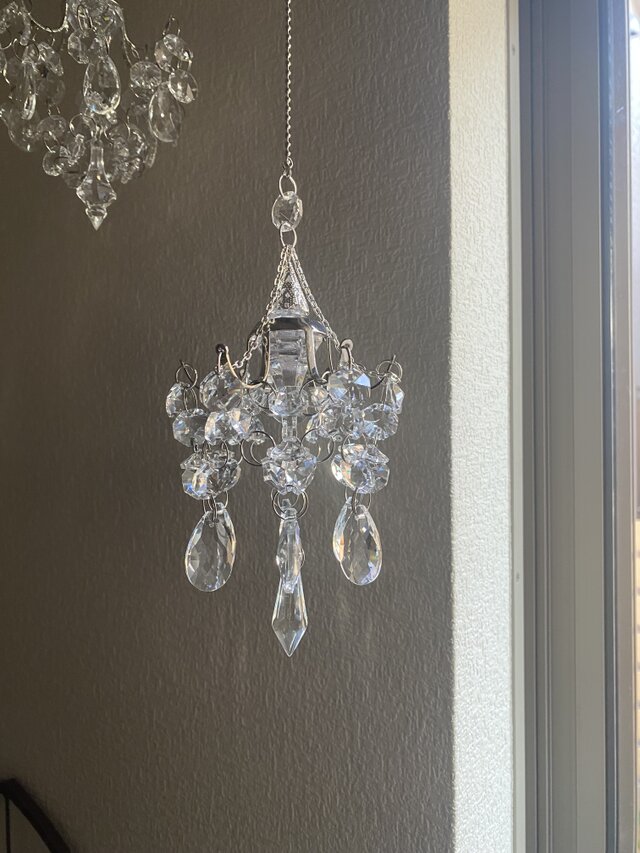 アラベスク✩.*˚ SWAROVSKIシャンデリア風サンキャッチャー プチシャンデリア サンキャッチャー 光のしずく ｜Antique Prism