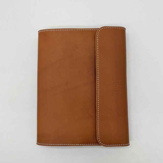 レザーフラップ手帳カバー（ハンドメイド／ペン差し付き／カード