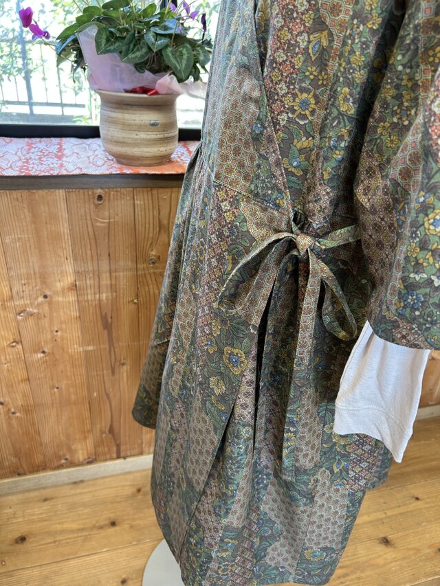 着物リメイク紬の長着花柄ワンピース | iichi 日々の暮らしを心地よく