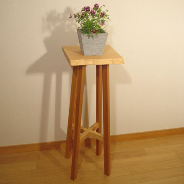 背の高い花台　シュリサクラ現品一点物　国産 背の高い花台 シュリサクラ 限定1台 | iichi 日々の暮らしを心地よく