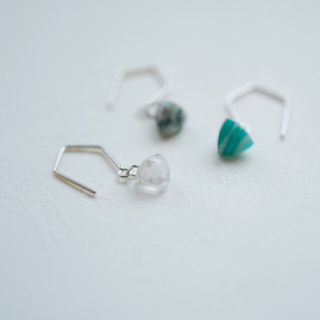 水晶 クォーツ 天然石 変形 フック ピアス シルバー925 4月誕生石