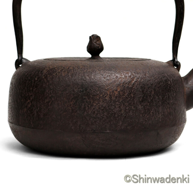 南部鉄器 鉄瓶 岩戸賢一郎作 平丸肌 1.6L 内面漆焼付・酸化被膜仕上