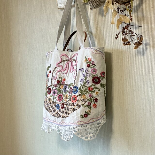 豪華なvintage刺繍*antique homespunlinen*花カゴ刺繍*大き目トート