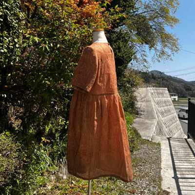 柿渋染めワンピース26016 | iichi 日々の暮らしを心地よくする