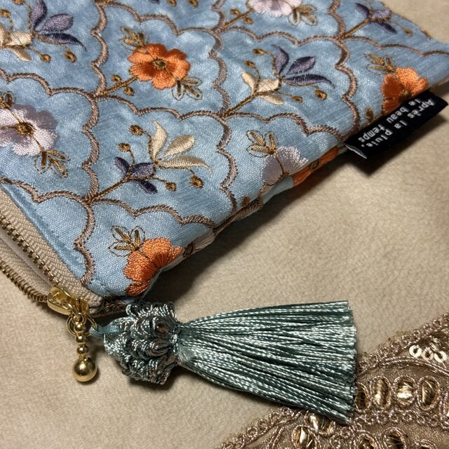 インド刺繍ポーチ ブルー | iichi 日々の暮らしを心地よくする