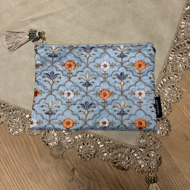 インド刺繍ポーチ ブルー | iichi 日々の暮らしを心地よくする