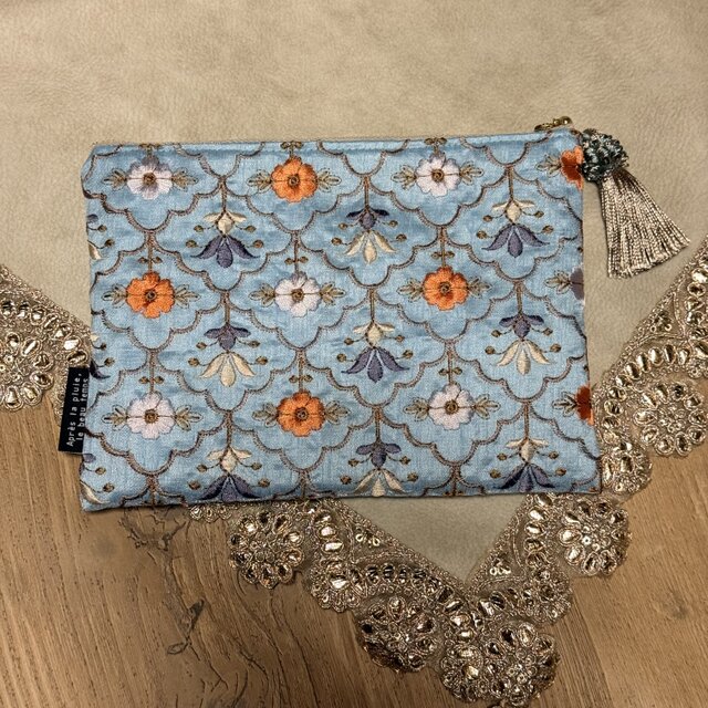 インド刺繍ポーチ ブルー | iichi 日々の暮らしを心地よくする