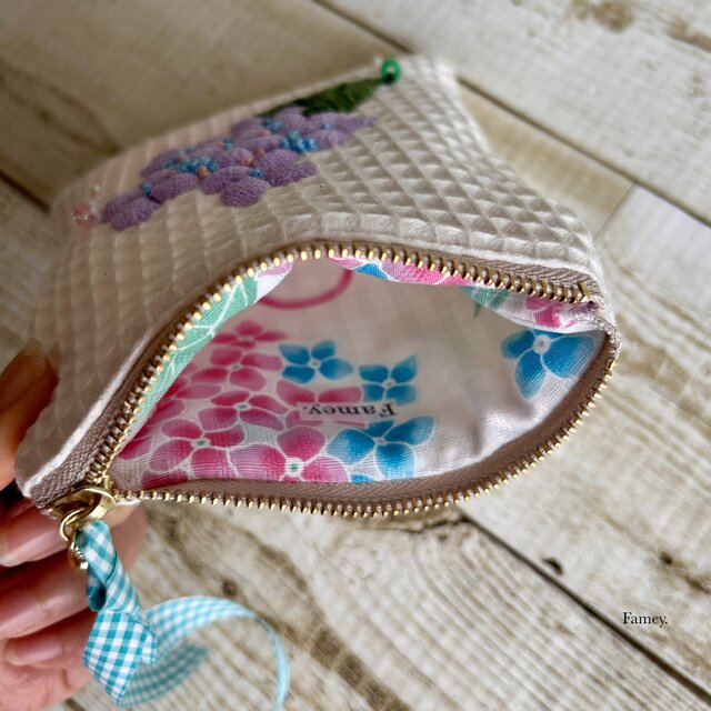 手刺繍】大人かわいい手刺繍あじさいのポケットティッシュサイズポーチ