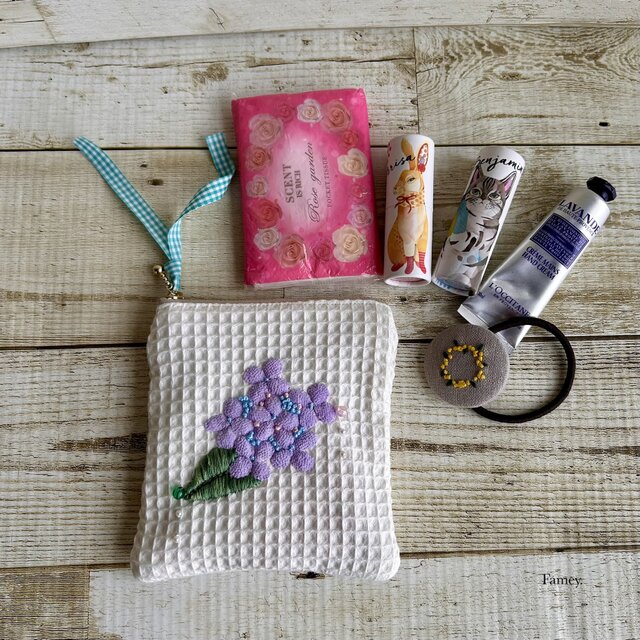 大人かわいい手刺繍紫陽花のポケットティッシュサイズポーチ ワッフル